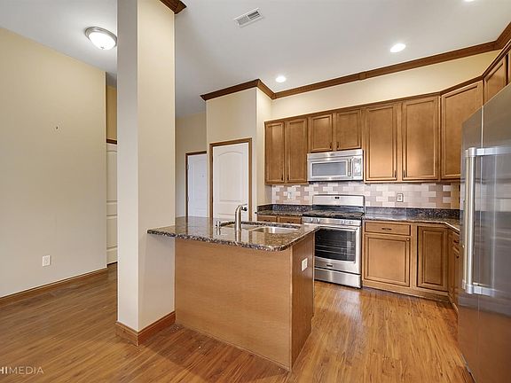 4th image of 123 N Main St Suite 302