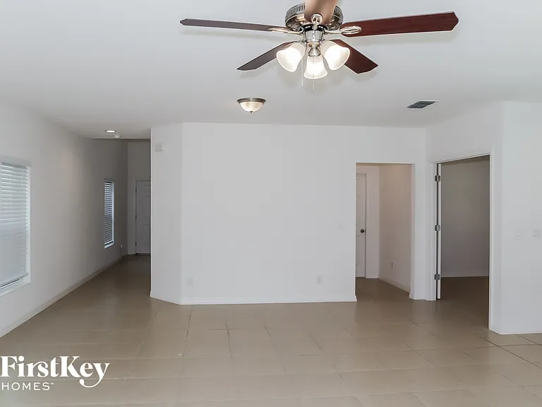 4999 Royal Point Ave — Photo 3