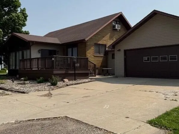 206 Eugene St, Radcliffe, IA 50230