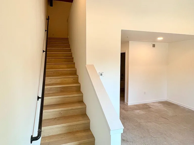 Mission Briar Apartments — Photo 10