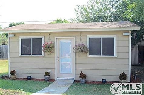 3rd image of 6331 Meadow Glen Dr