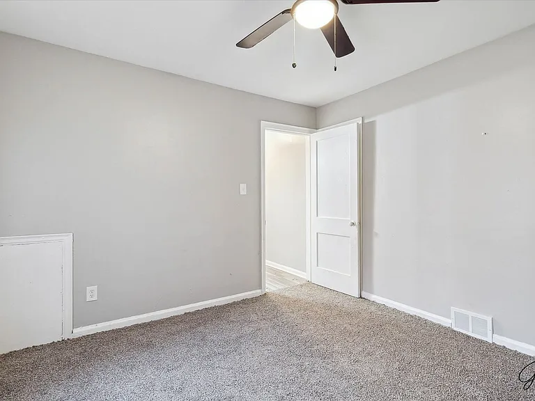 Puritan Manor — Photo 13