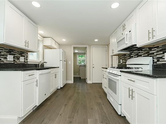4th image of 71 Saint Elizabeth St Unit 2