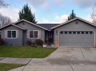 872 Archer Dr, Medford, OR 97501