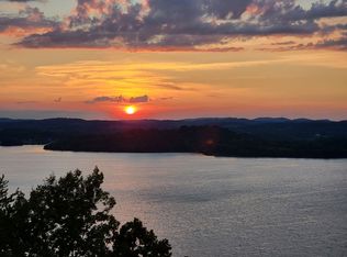 1900 Muddy Creek Rd, Dandridge, TN 37725