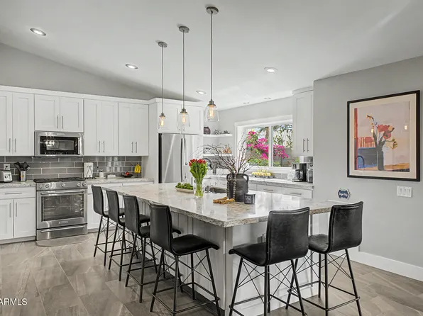 6939 W Robin Lane, Glendale, AZ 85310