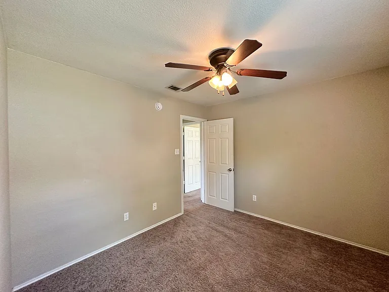 1308 Saddle Dr — Photo 28