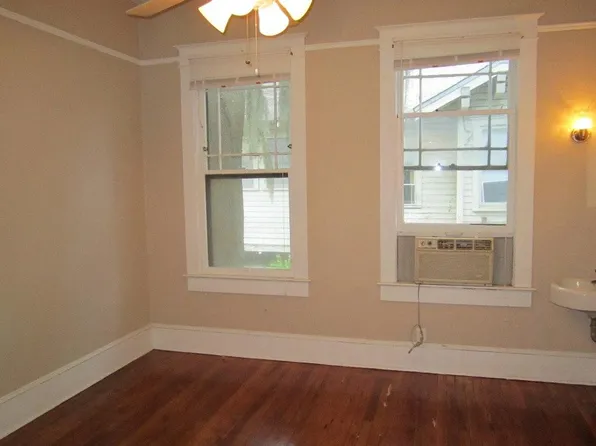 106 NW 7th St, Gainesville, FL 32601