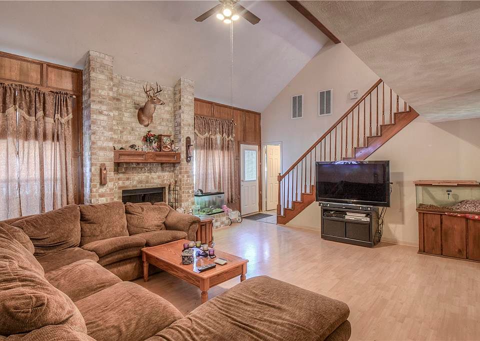 1st image of 8423 Pine Shores Dr