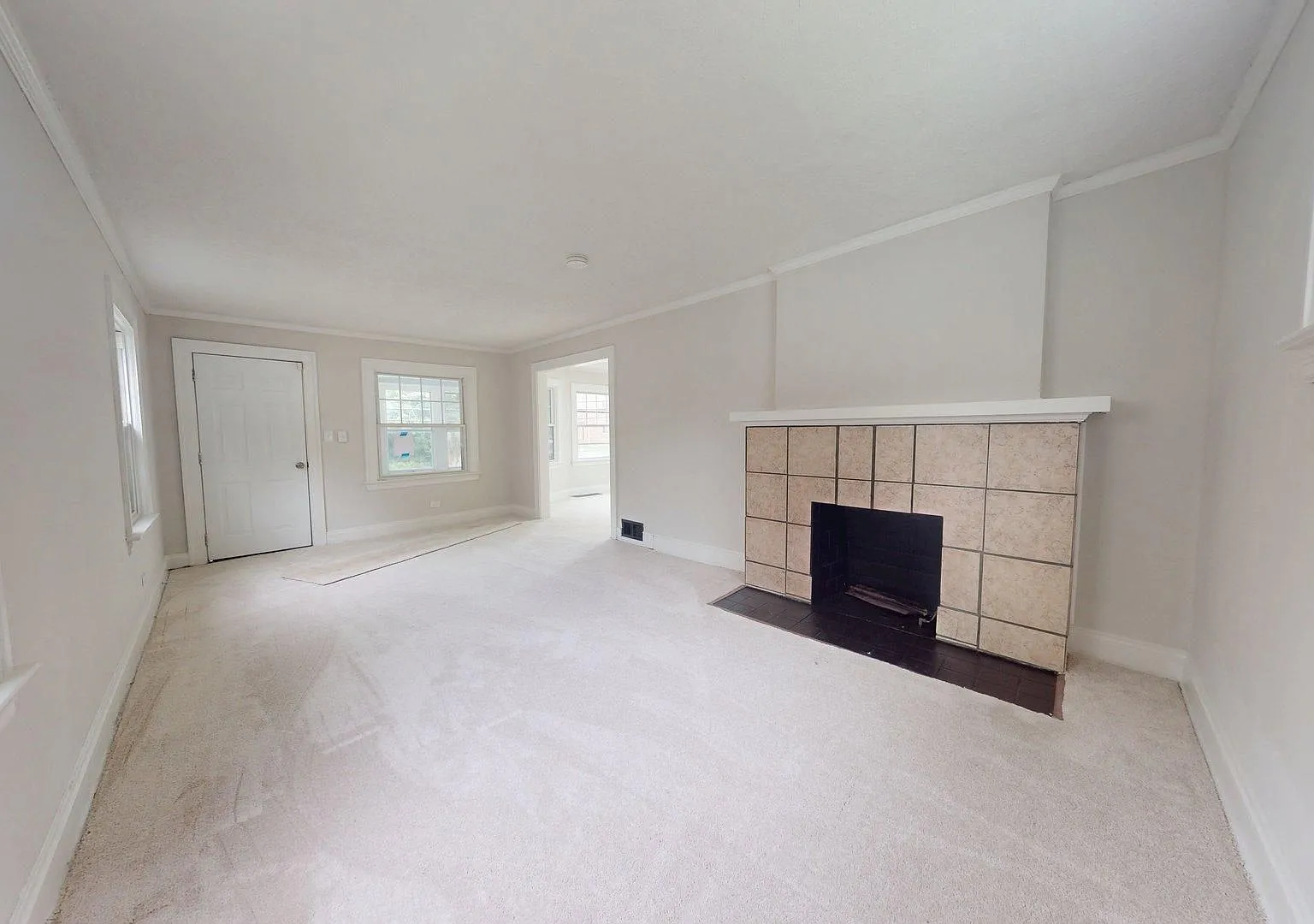 Garfield Heights - 3 Bedrooms - Single Family Home — Photo 4