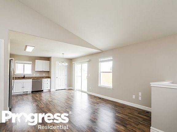 5th image of 78 W Bermuda Dr