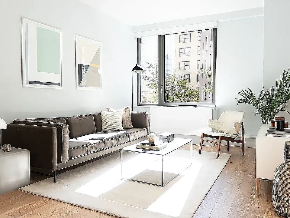 1st image of 332 W 51st St #5