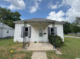 145 E Prairie St, Centralia, IL 62801