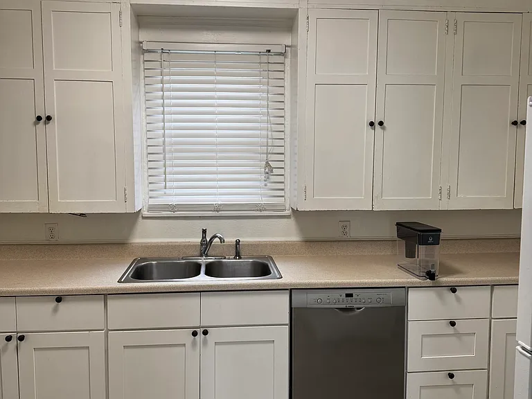 409 E Baldwin Ave — Photo 3