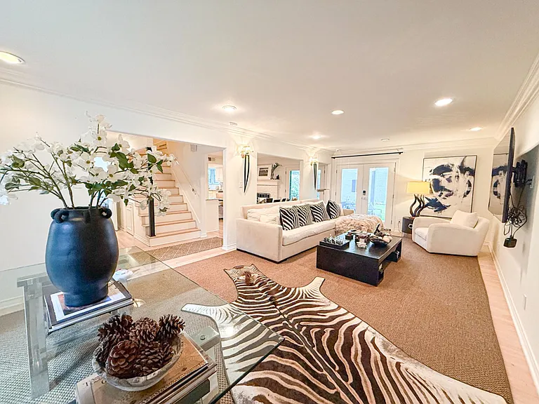 4500 San Carlos St — Photo 4
