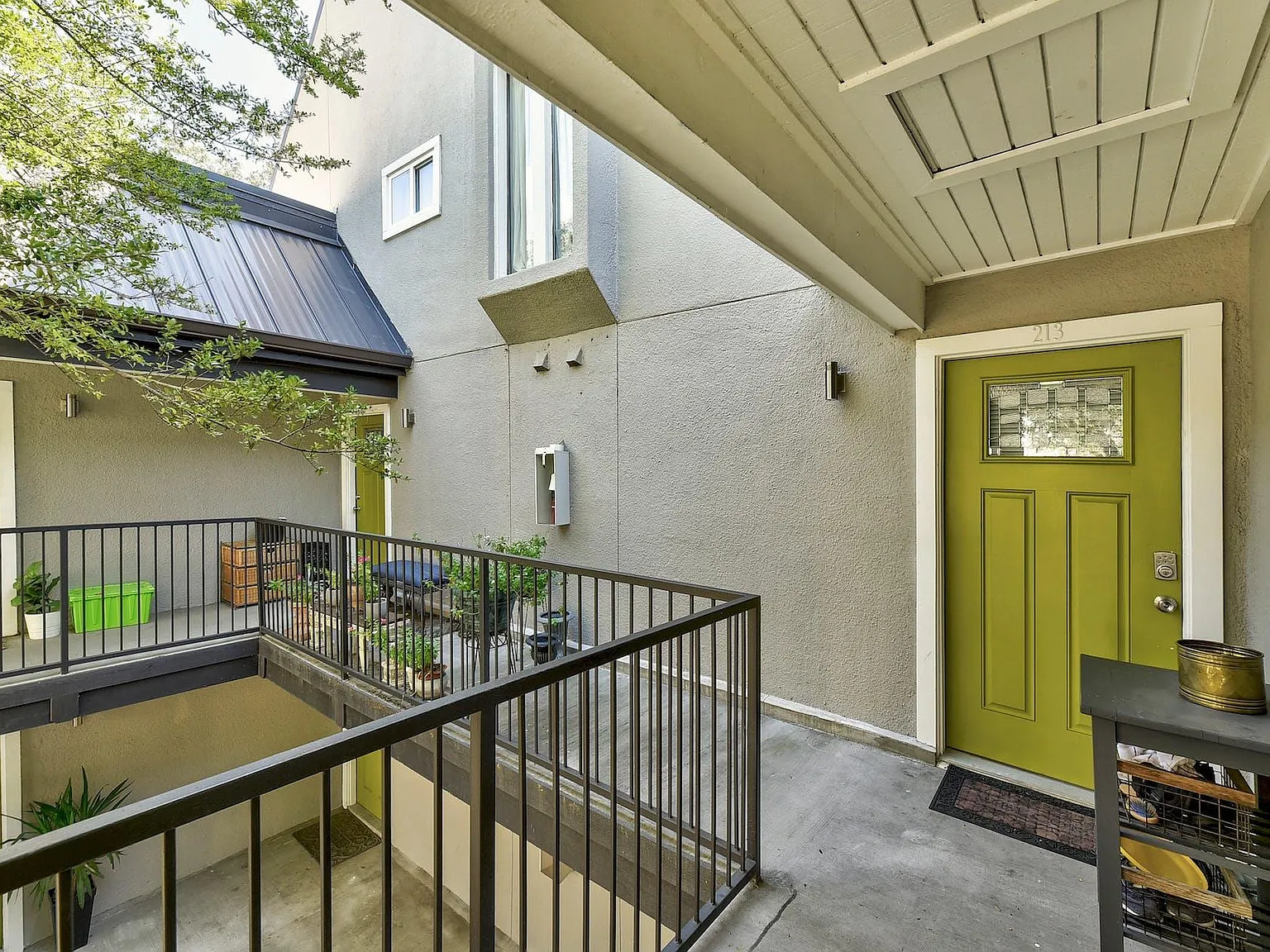 2 bed, 2.0 bath, 849 sqft, $1,250 — Photo 3