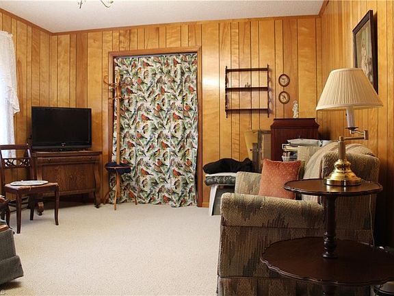 4th image of 184 Deer Haven Rd