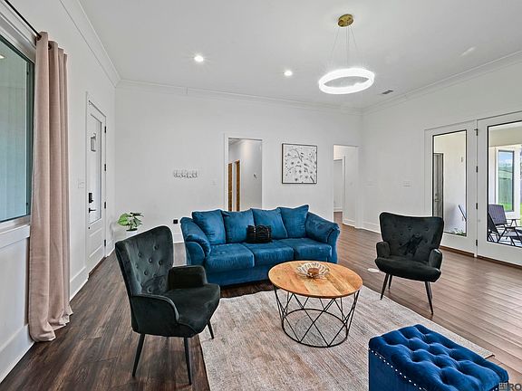 3rd image of 245 Marion Dr