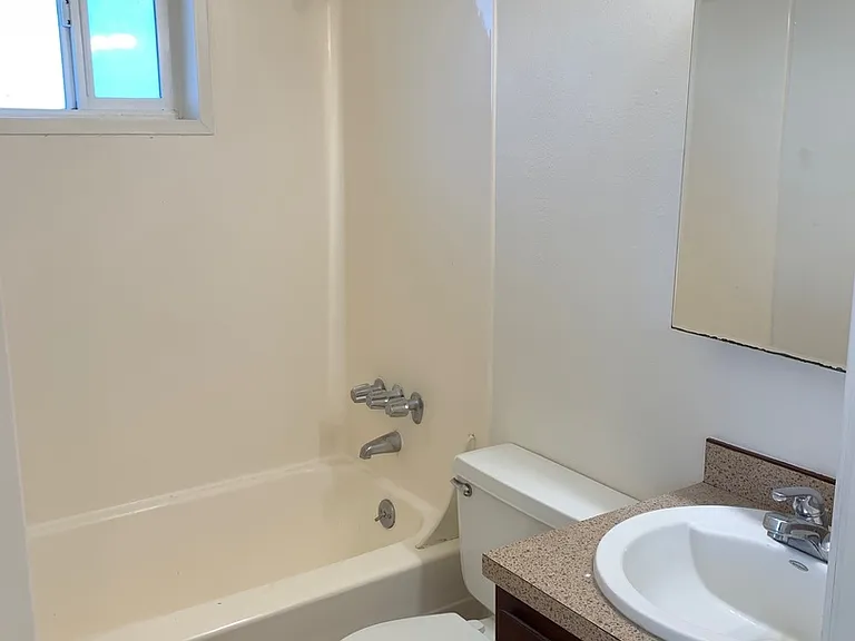 322 SW 10th St — Photo 26