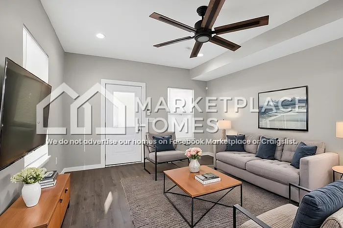 2 bed, 1.0 bath, 1008 sqft, $1,385 — Photo 2