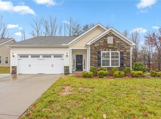 3118 York Place Dr, Walkertown, NC 27051