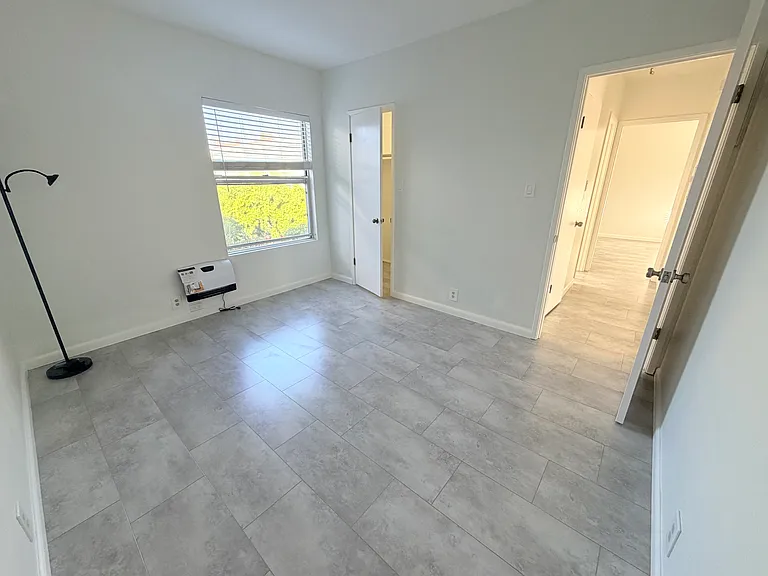 952 Mission Rd — Photo 12