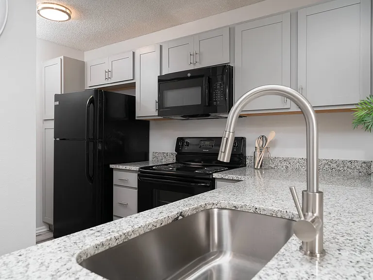 Britton Woods Apartments — Photo 13