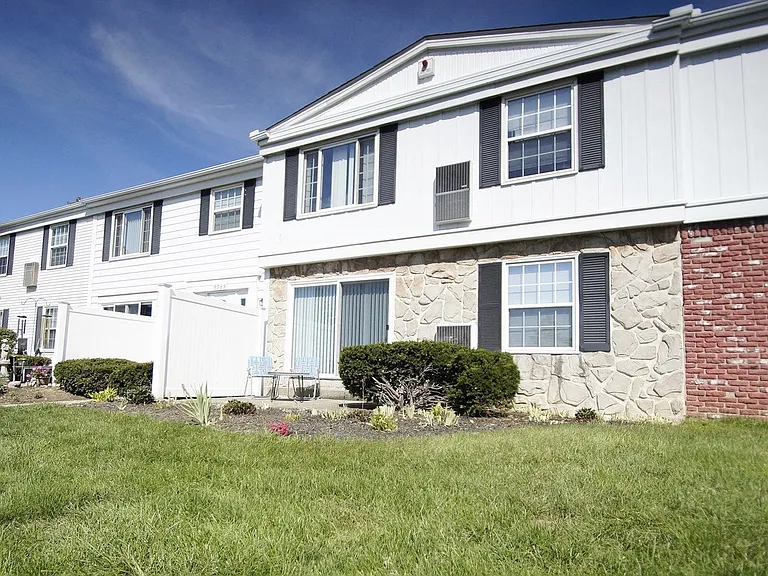 Olmsted Falls Village Apt - SPO Properties — Photo 1