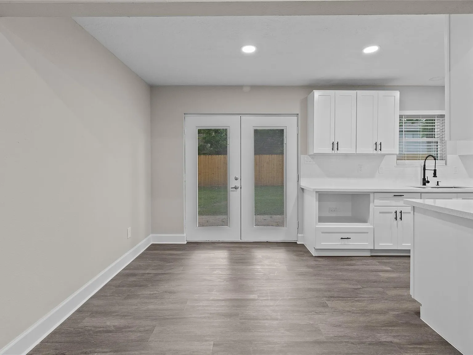3 bed, 2.0 bath, 1399 sqft, $1,950 — Photo 4