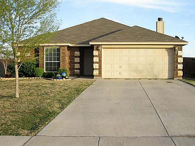 1st image of 613 Fossil Wood Dr
