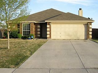 613 Fossil Wood Dr, Saginaw, TX 76179