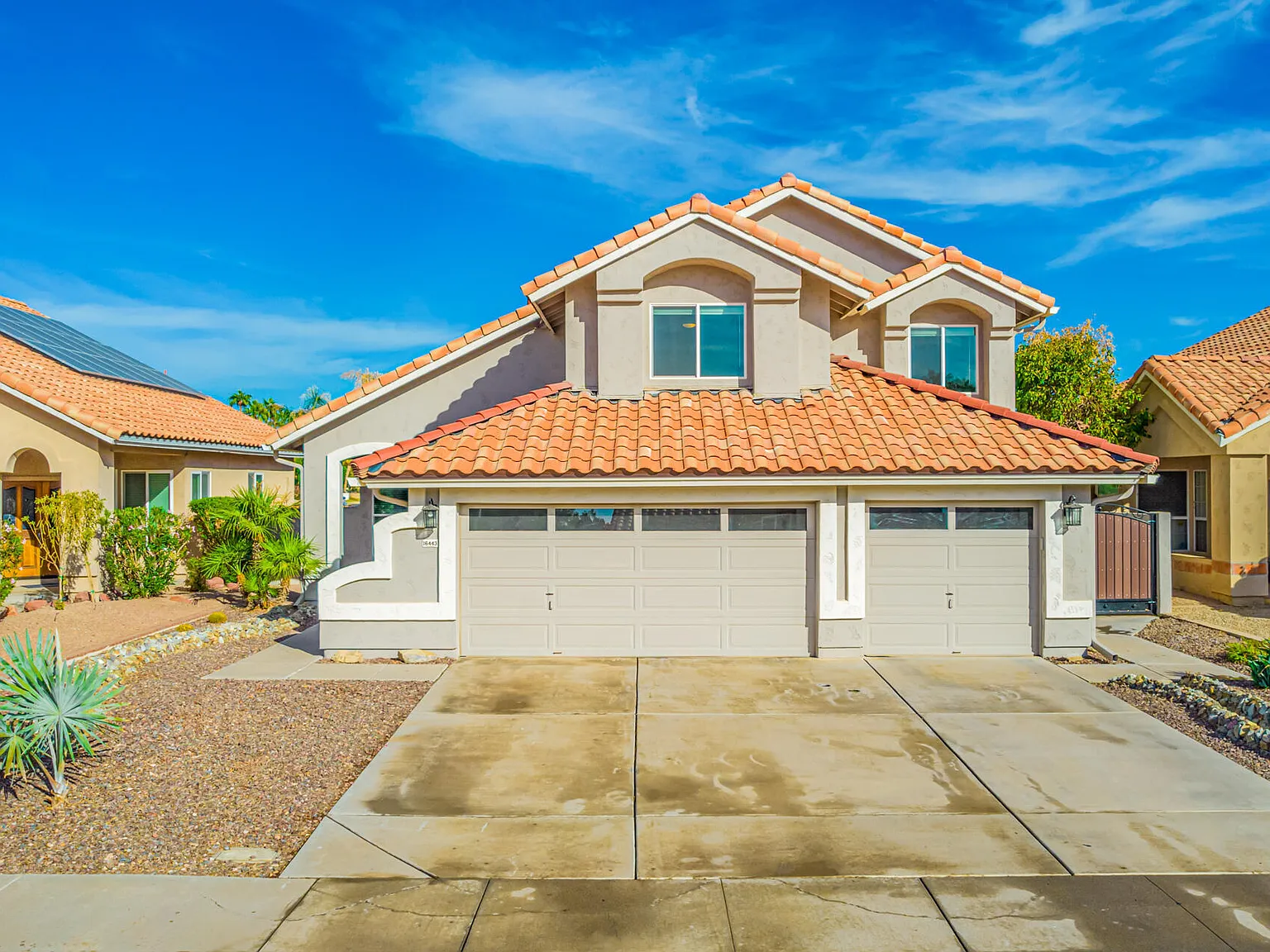 3 bed, 3.0 bath, 2298 sqft, $3,800 — Photo 2