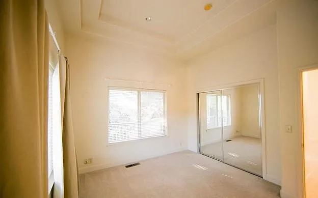 910 Alvarado Rd — Photo 10