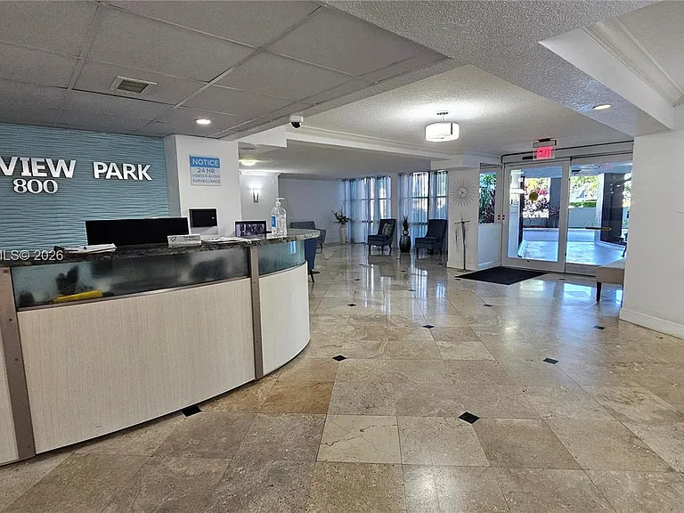 800 Parkview Dr #912 — Photo 24