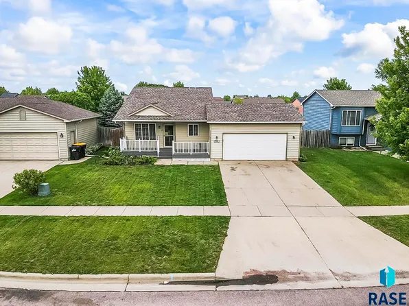 3916 W 93rd St, Sioux Falls, SD 57108