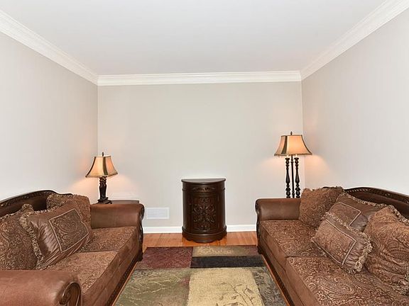 3rd image of 1192 Albemarle Way