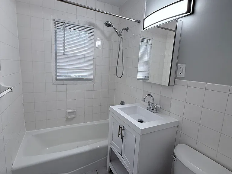255 N Middletown Rd #13D — Photo 5