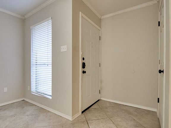 3rd image of 10263 Aurora Dr