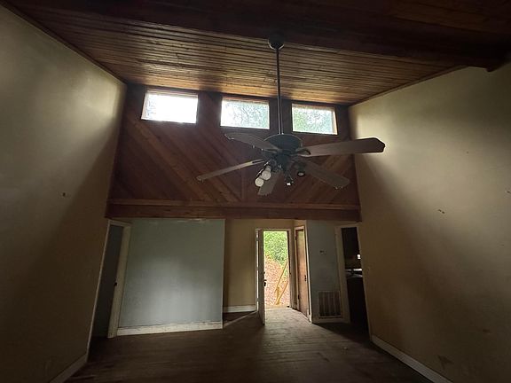4th image of 212 Border Dr