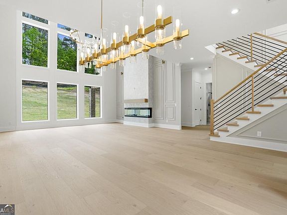 5th image of 1557 Whitley Rd