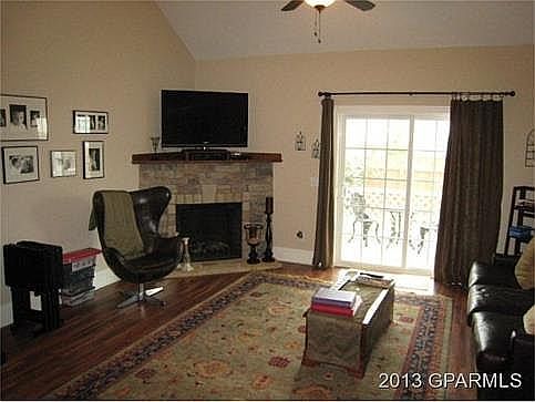 1st image of 1859 B Cambria Dr