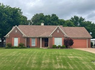 175 Country Place Dr, Oakland, TN 38060