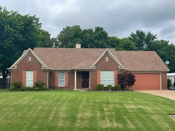 175 Country Place Dr, Oakland, TN 38060