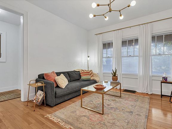 5th image of 1158 Summit St