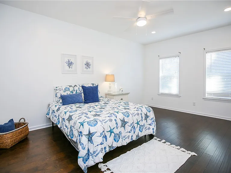 214 Clarke St — Photo 22