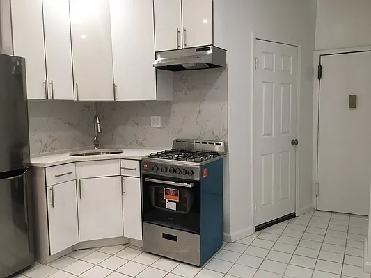 Rented by Julianna Realty Corp | media 9