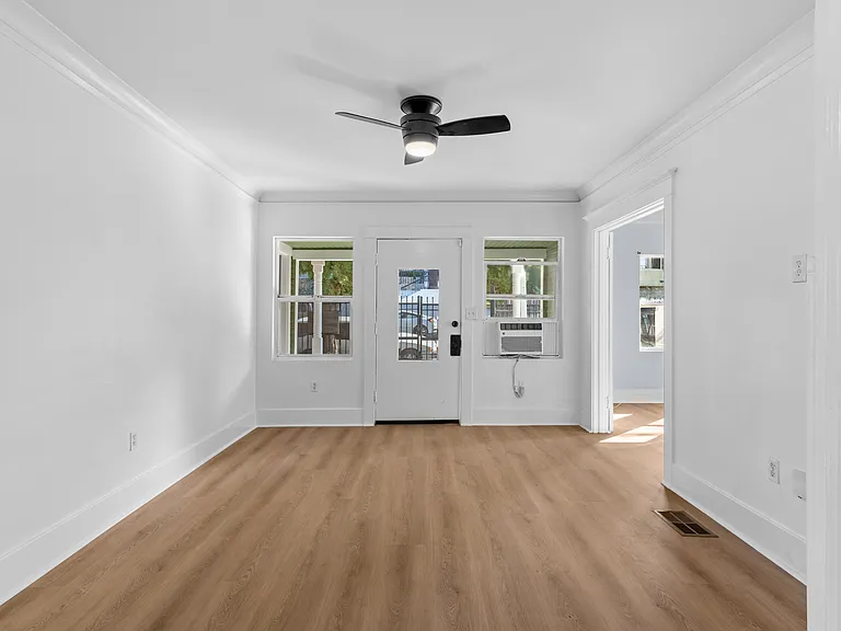1071 Laguna Ave #1071 — Photo 13