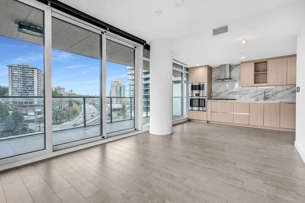 4880 Lougheed Highway Burnaby — Photo 4