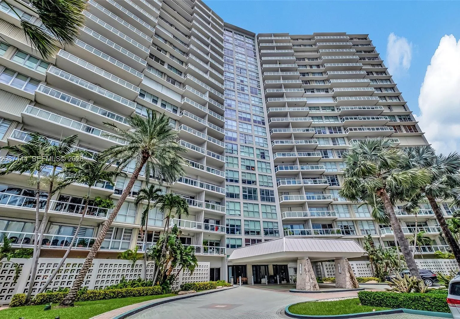 Brickell Townhouse Condo — Photo 1