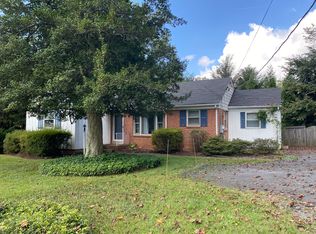 6700 Haycock Rd, Falls Church, VA 22043